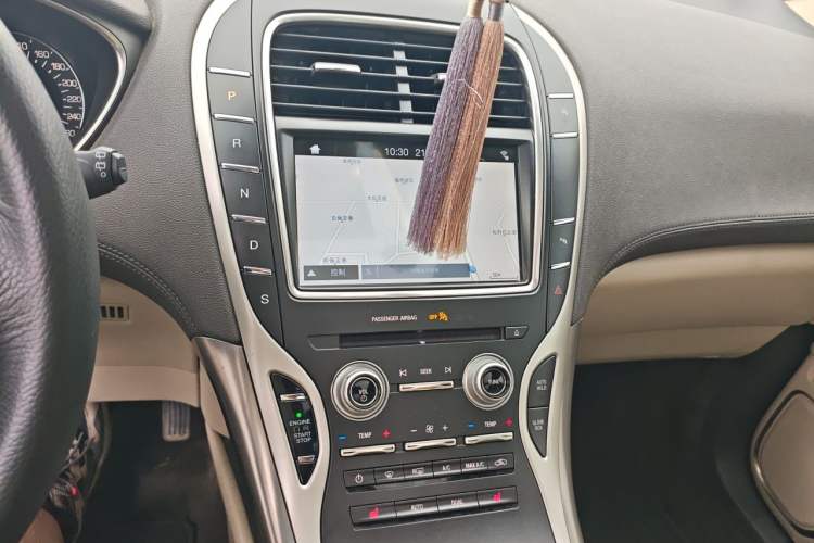 Used Lincoln MKX 2017 2.0T Two-Wheel Drive Deluxe Edition Audio And AC Panel