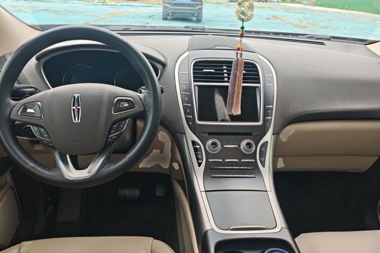 Used Lincoln MKX 2017 2.0T Two-Wheel Drive Deluxe Edition Center Console