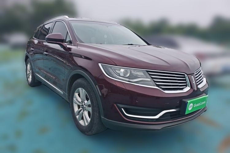 Used Lincoln MKX 2017 2.0T Two-Wheel Drive Deluxe Edition Front Right 45 Deg
