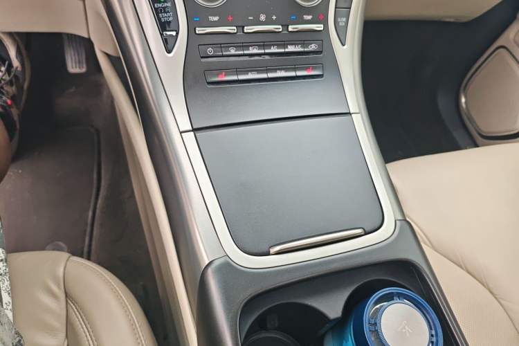 Used Lincoln MKX 2017 2.0T Two-Wheel Drive Deluxe Edition Gear Lever
