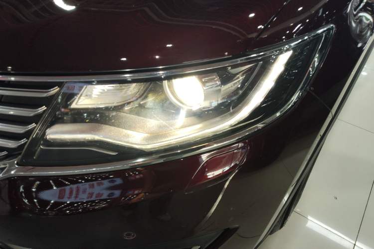Used Lincoln MKX 2017 2.0T Two-Wheel Drive Deluxe Edition Left Front Headlight