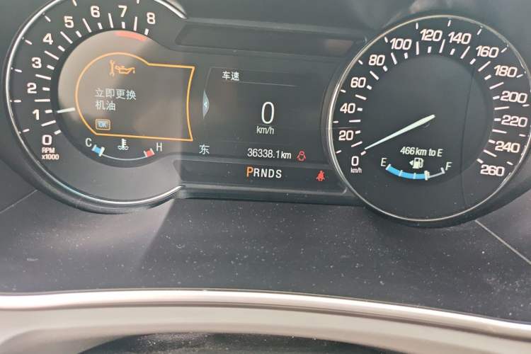 Used Lincoln MKX 2017 2.0T Two-Wheel Drive Deluxe Edition Odometer Close Up