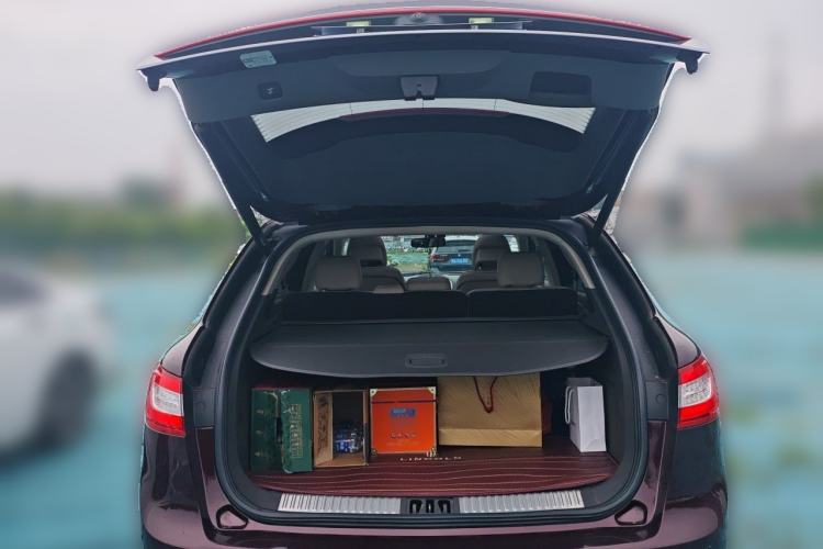 Used Lincoln MKX 2017 2.0T Two-Wheel Drive Deluxe Edition Trunk
