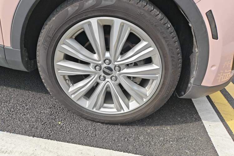 Used Lincoln MKX 2017 2.7T Four-Wheel Drive Prestige Edition Right Front Wheel Hub