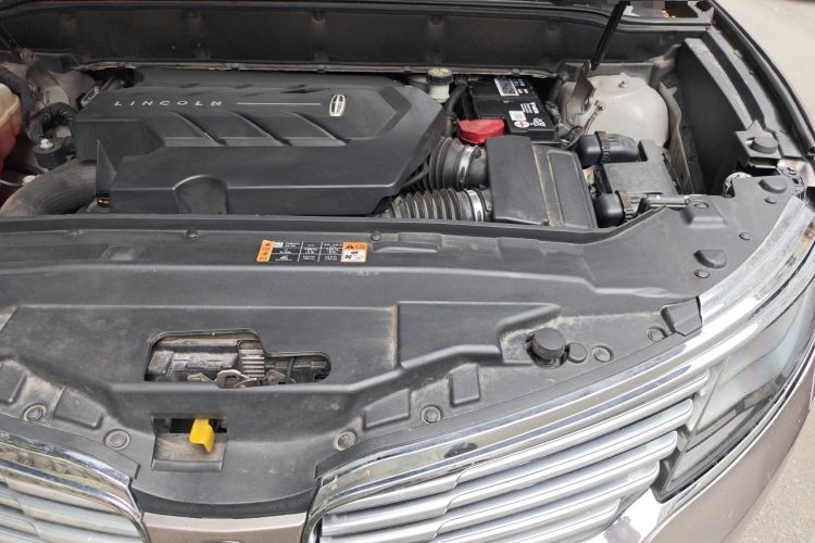 Used Lincoln MKX 2017 2.7T Four-Wheel Drive Prestige Edition Engine Bay Left