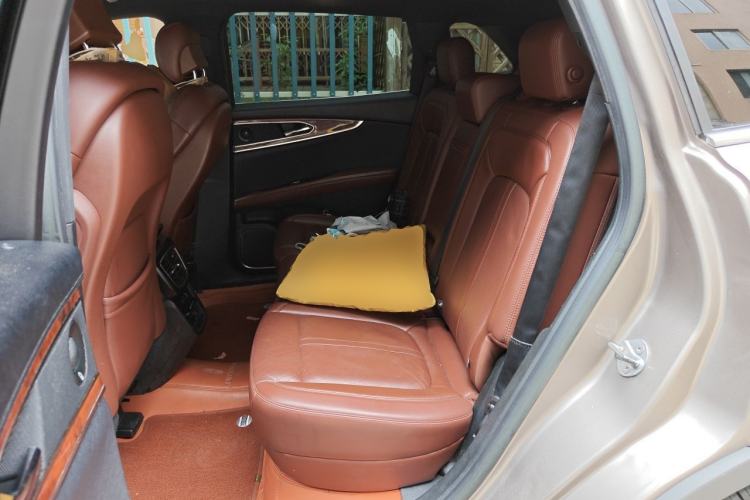 Used Lincoln MKX 2017 2.7T Four-Wheel Drive Prestige Edition Left Rear Seat
