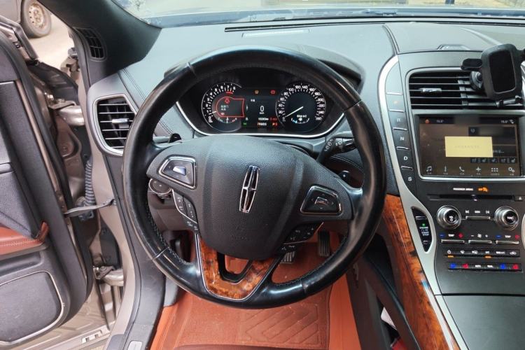 Used Lincoln MKX 2017 2.7T Four-Wheel Drive Prestige Edition Steering Wheel