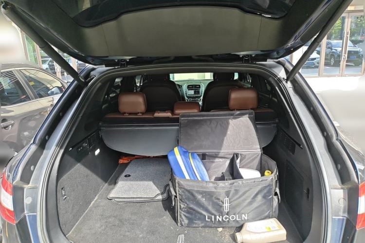 Used Lincoln MKX 2017 2.7T Four-Wheel Drive Prestige Edition Trunk