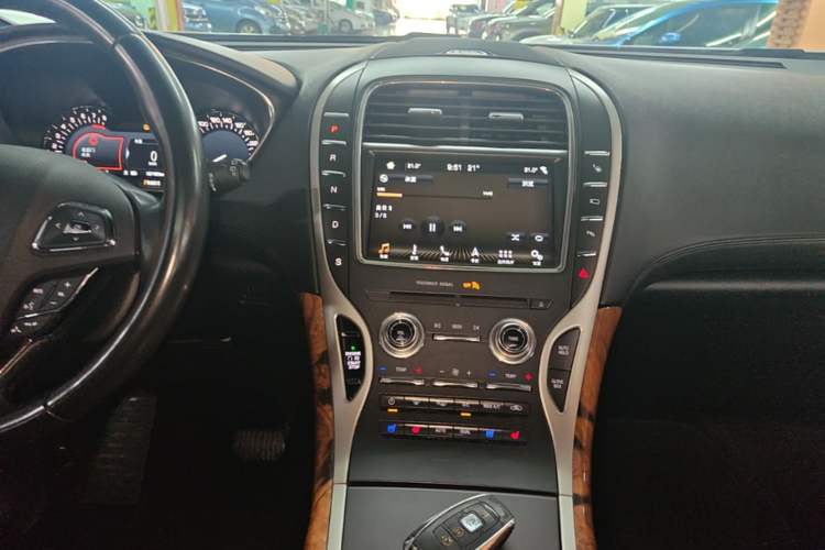Used Lincoln MKX 2017 2.7T Four-Wheel Drive Prestige Edition Audio And AC Panel