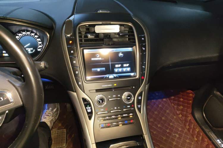 Used Lincoln MKX 2017 2.0T Four-Wheel Drive Zunya Edition Audio And AC Panel