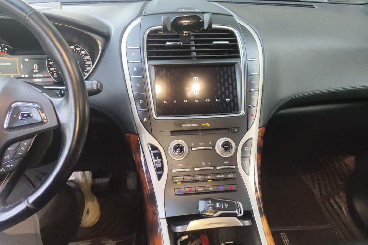 Used Lincoln MKX 2017 2.7T Four-Wheel Drive Prestige Edition Audio And AC Panel