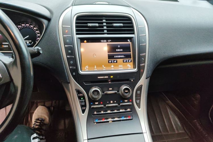 Used Lincoln MKX 2017 2.0T Four-Wheel Drive Zunya Edition Audio And AC Panel