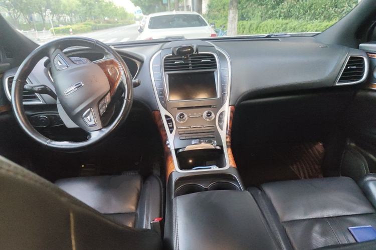 Used Lincoln MKX 2017 2.7T Four-Wheel Drive Prestige Edition Center Console