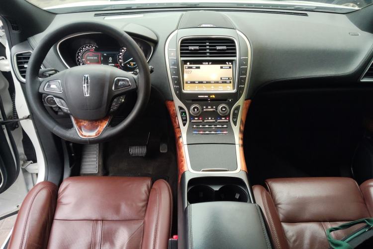 Used Lincoln MKX 2017 2.7T Four-Wheel Drive Prestige Edition Center Console