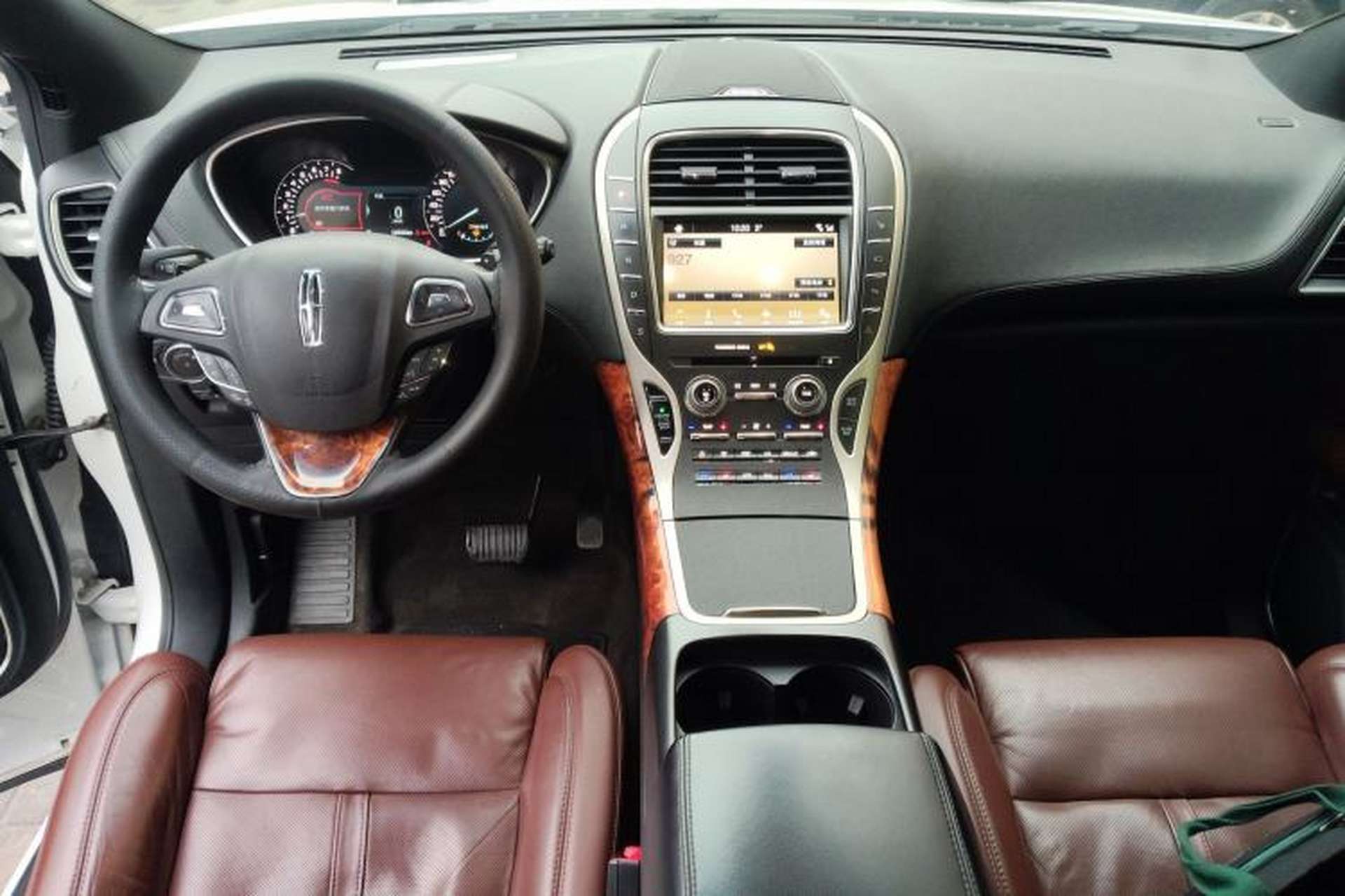 Used Lincoln MKX 2017 2.7T Four-Wheel Drive Prestige Edition Center Console