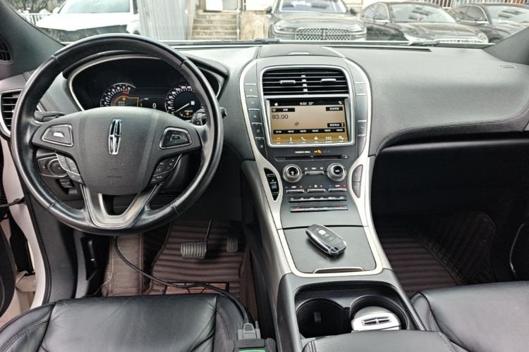 Used Lincoln MKX 2017 2.0T Two-Wheel Drive Deluxe Edition Center Console