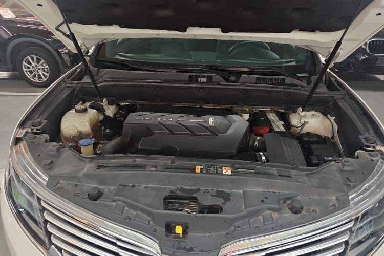Used Lincoln MKX 2017 2.7T Four-Wheel Drive Prestige Edition Engine Bay