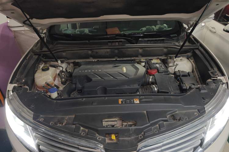 Used Lincoln MKX 2017 2.7T Four-Wheel Drive Prestige Edition Engine Bay
