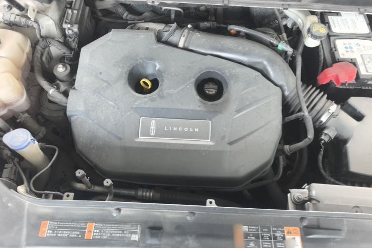 Used Lincoln MKX 2017 2.0T Two-Wheel Drive Deluxe Edition Engine Bay