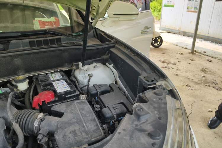 Used Lincoln MKX 2017 2.0T Two-Wheel Drive Deluxe Edition Engine Bay Left