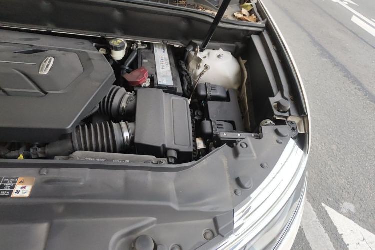 Used Lincoln MKX 2017 2.7T Four-Wheel Drive Prestige Edition Engine Bay Left