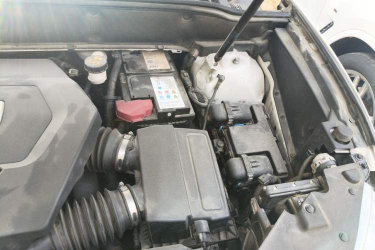 Used Lincoln MKX 2017 2.7T Four-Wheel Drive Prestige Edition Engine Bay Left