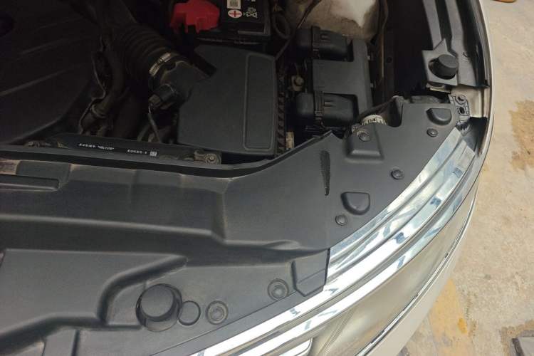 Used Lincoln MKX 2017 2.0T Four-Wheel Drive Zunya Edition Engine Bay Left
