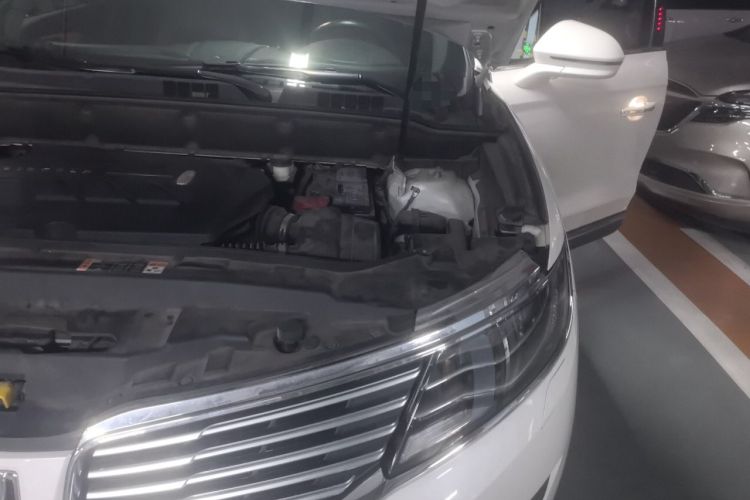Used Lincoln MKX 2017 2.7T Four-Wheel Drive Prestige Edition Engine Bay Left