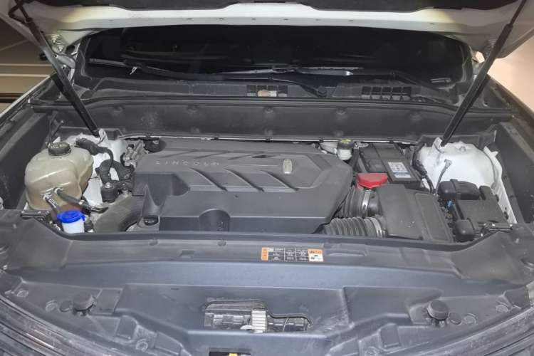 Used Lincoln MKX 2017 2.7T Four-Wheel Drive Prestige Edition Engine Bay