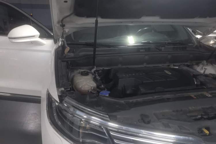 Used Lincoln MKX 2017 2.7T Four-Wheel Drive Prestige Edition Engine Bay Right