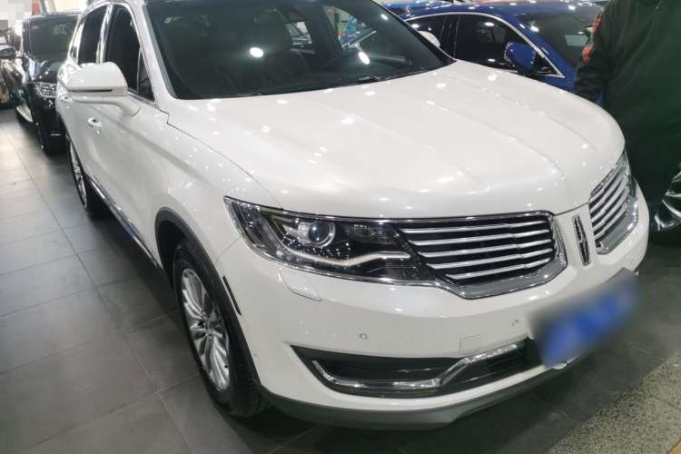 Used Lincoln MKX 2017 2.0T Four-Wheel Drive Zunya Edition Front Right 45 Deg