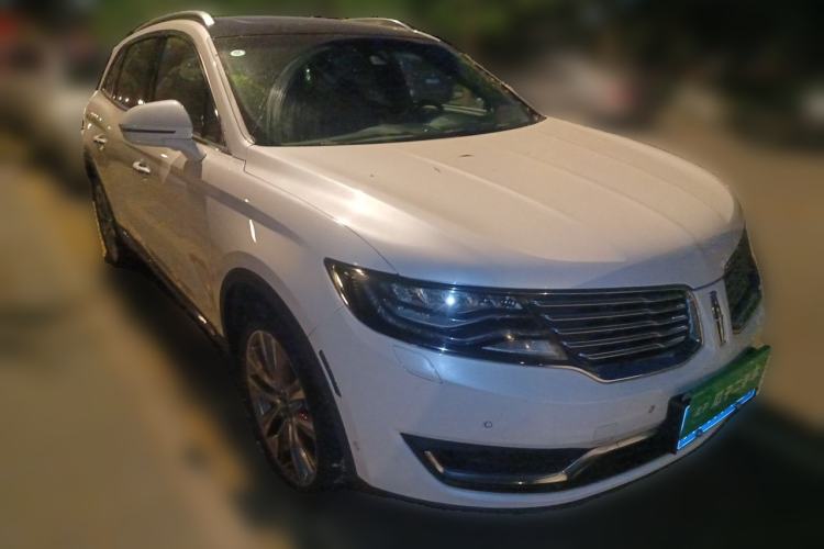 Used Lincoln MKX 2017 2.0T Four-Wheel Drive Zunya Edition Front Right 45 Deg