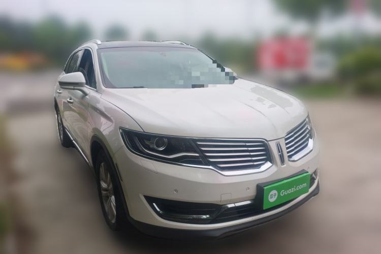 Used Lincoln MKX 2017 2.0T Two-Wheel Drive Deluxe Edition Front Right 45 Deg