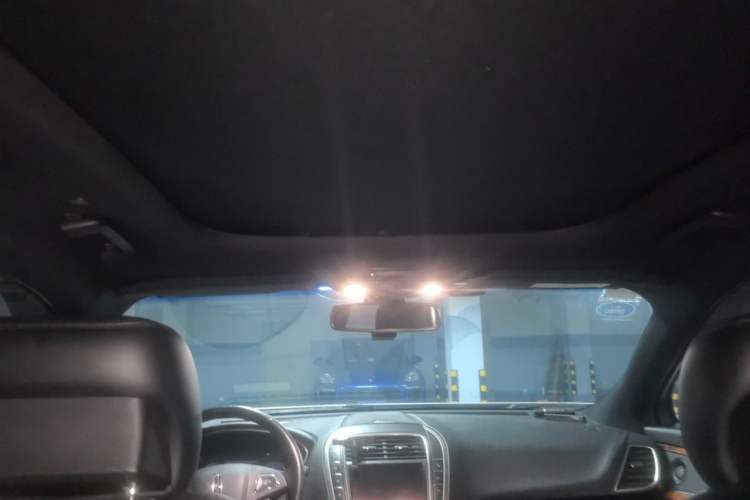 Used Lincoln MKX 2017 2.7T Four-Wheel Drive Prestige Edition Headliner