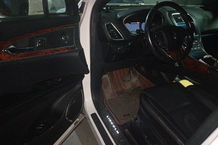 Used Lincoln MKX 2017 2.7T Four-Wheel Drive Prestige Edition Interior 3