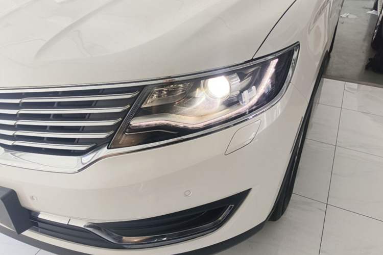 Used Lincoln MKX 2017 2.0T Two-Wheel Drive Deluxe Edition Left Front Headlight