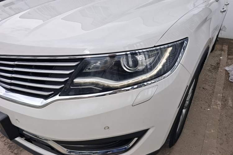 Used Lincoln MKX 2017 2.0T Two-Wheel Drive Deluxe Edition Left Front Headlight