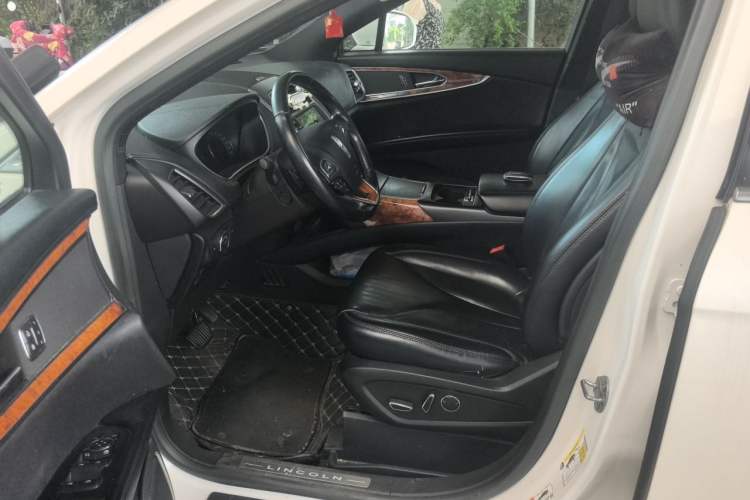 Used Lincoln MKX 2017 2.0T Two-Wheel Drive Deluxe Edition Left Front Seat