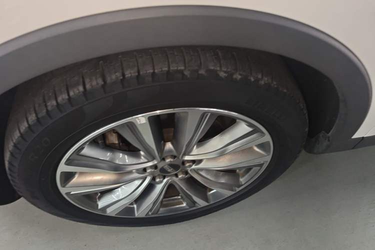 Used Lincoln MKX 2017 2.7T Four-Wheel Drive Prestige Edition Left Front Wheel Hub