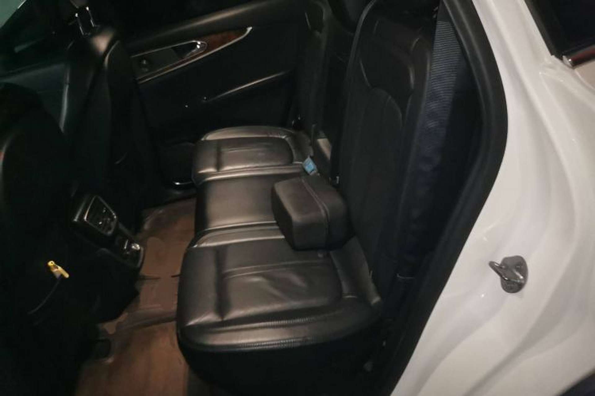 Used Lincoln MKX 2017 2.7T Four-Wheel Drive Prestige Edition Left Rear Seat