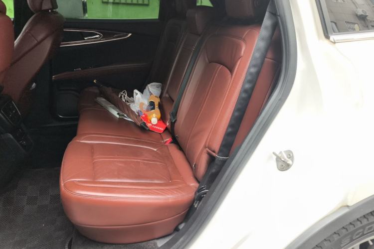 Used Lincoln MKX 2017 2.7T Four-Wheel Drive Prestige Edition Left Rear Seat