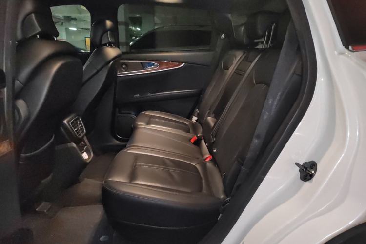 Used Lincoln MKX 2017 2.7T Four-Wheel Drive Prestige Edition Left Rear Seat
