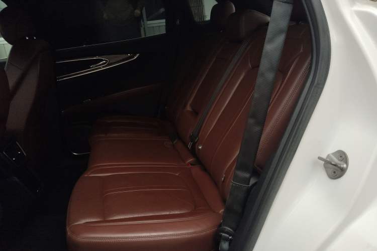 Used Lincoln MKX 2017 2.7T Four-Wheel Drive Prestige Edition Left Rear Seat