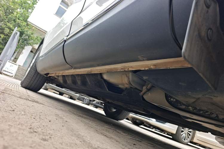 Used Lincoln MKX 2017 2.0T Two-Wheel Drive Deluxe Edition Left Side Sill