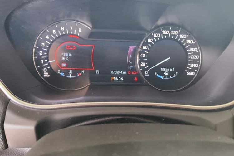 Used Lincoln MKX 2017 2.0T Two-Wheel Drive Deluxe Edition Odometer Close Up