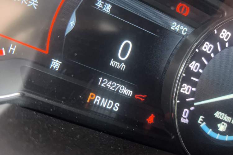 Used Lincoln MKX 2017 2.0T Two-Wheel Drive Deluxe Edition Odometer Close Up