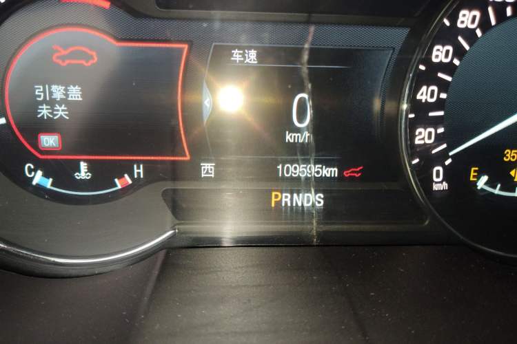 Used Lincoln MKX 2017 2.7T Four-Wheel Drive Prestige Edition Odometer Close Up