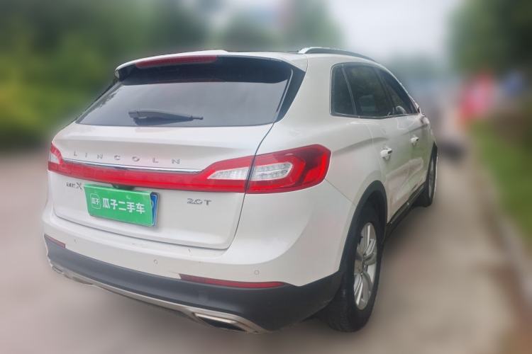 Used Lincoln MKX 2017 2.0T Two-Wheel Drive Deluxe Edition Rear Right 45 Deg