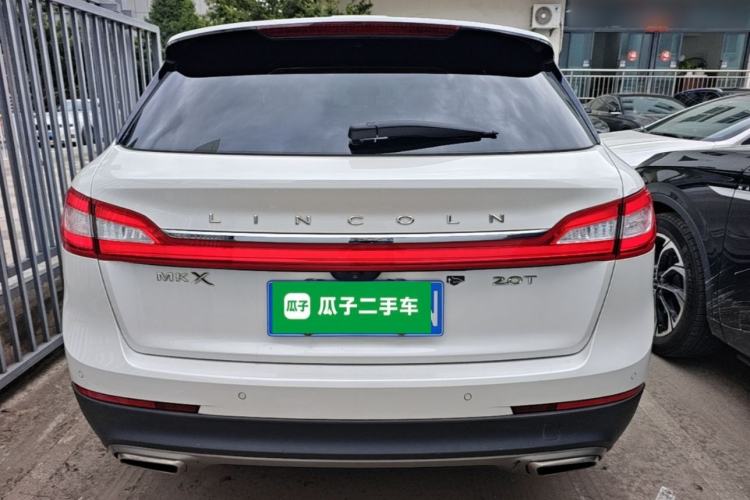 Used Lincoln MKX 2017 2.0T Two-Wheel Drive Deluxe Edition Rear