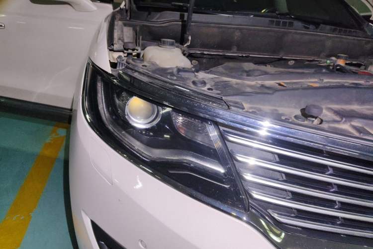 Used Lincoln MKX 2017 2.0T Four-Wheel Drive Zunya Edition Right Front Headlight